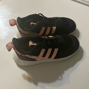 Adidas toddler girls tennis shoes size 10
